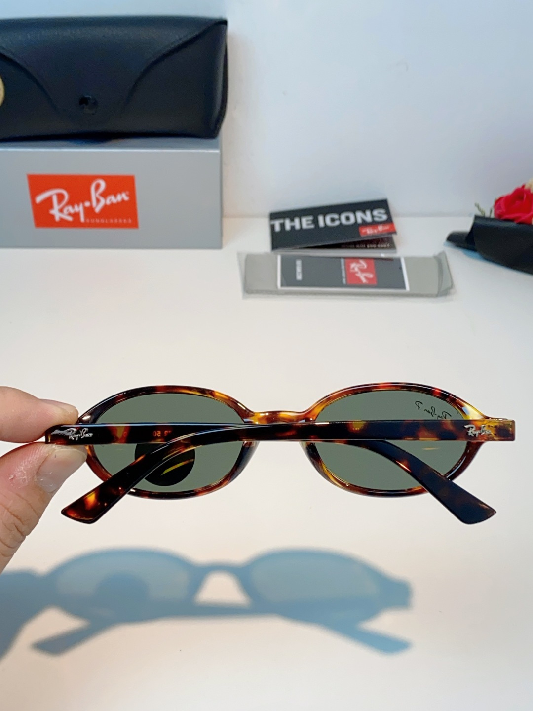 RayBan雷朋 2026新款复古椭圆偏光墨镜｜千禧辣妹本命镜框，自带90年代复古滤镜的椭圆小框，利落黑
