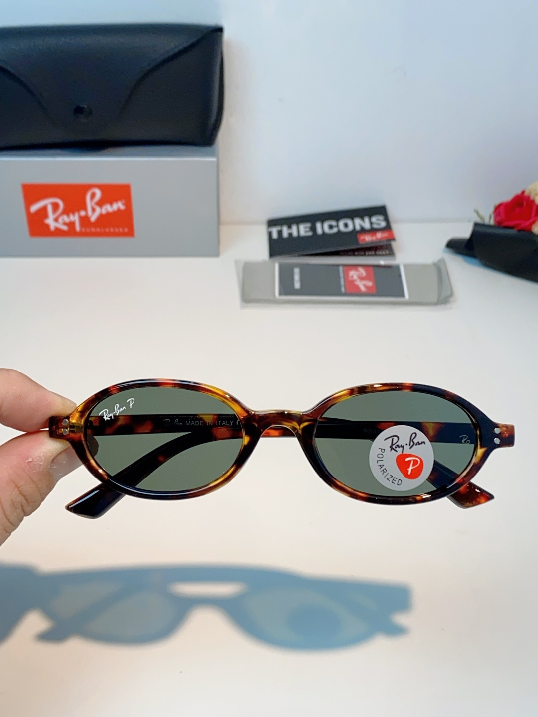 RayBan雷朋 2026新款复古椭圆偏光墨镜｜千禧辣妹本命镜框，自带90年代复古滤镜的椭圆小框，利落黑