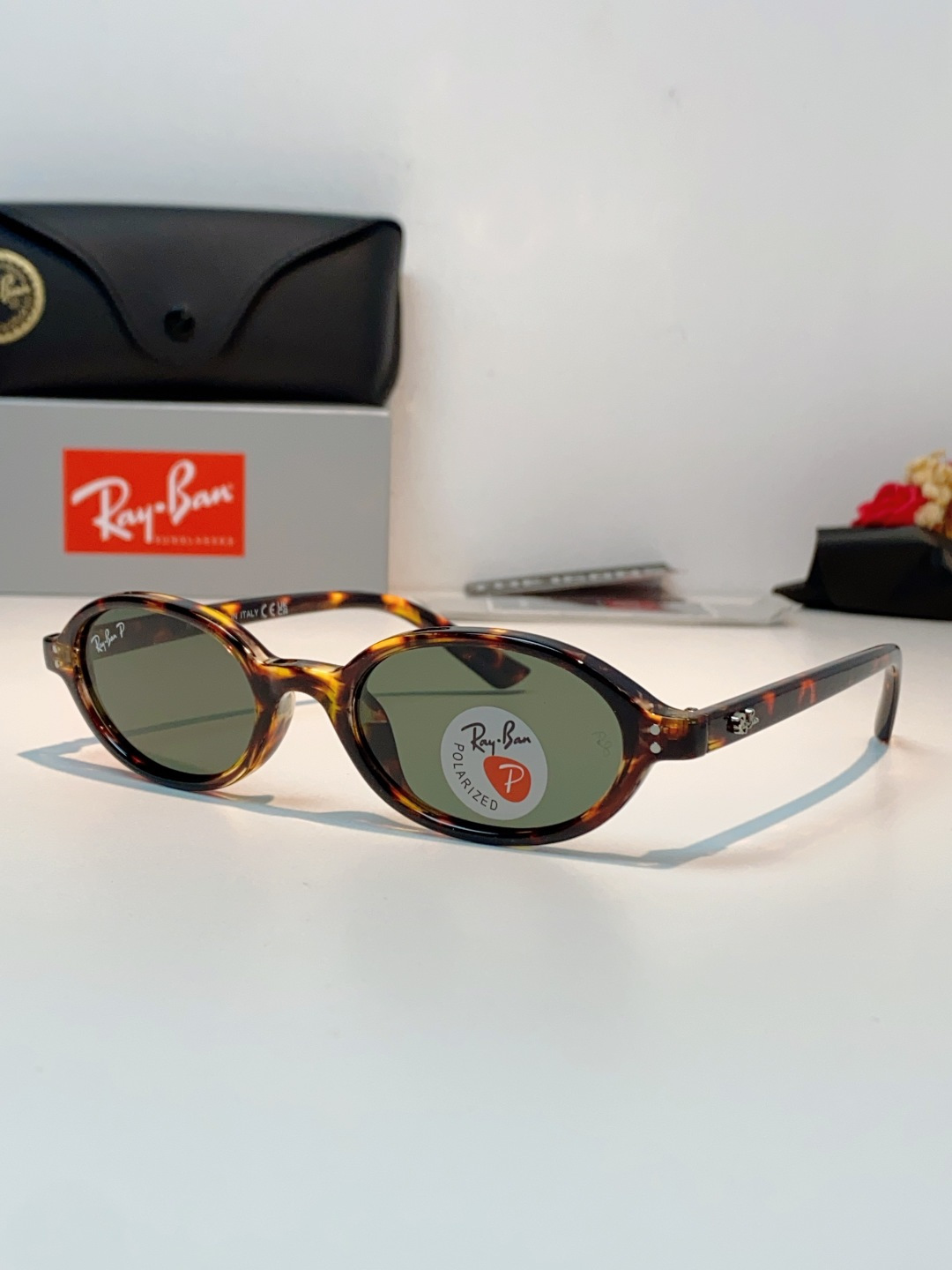 RayBan雷朋 2026新款复古椭圆偏光墨镜｜千禧辣妹本命镜框，自带90年代复古滤镜的椭圆小框，利落黑
