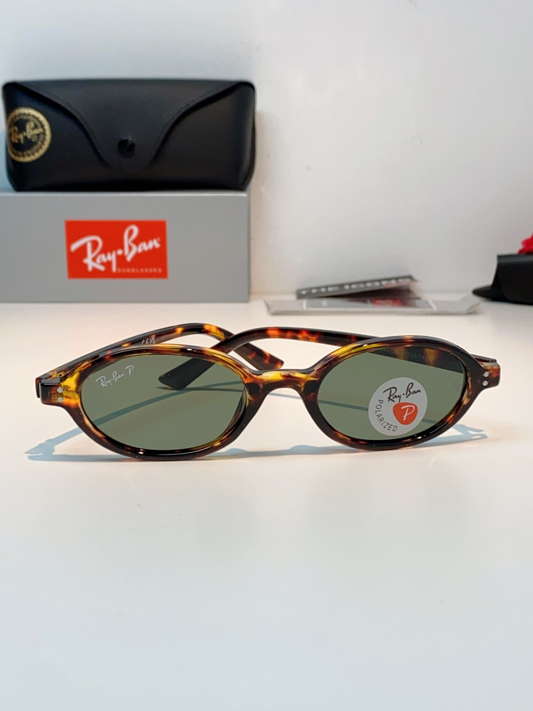 RayBan雷朋 2026新款复古椭圆偏光墨镜｜千禧辣妹本命镜框，自带90年代复古滤镜的椭圆小框，利落黑