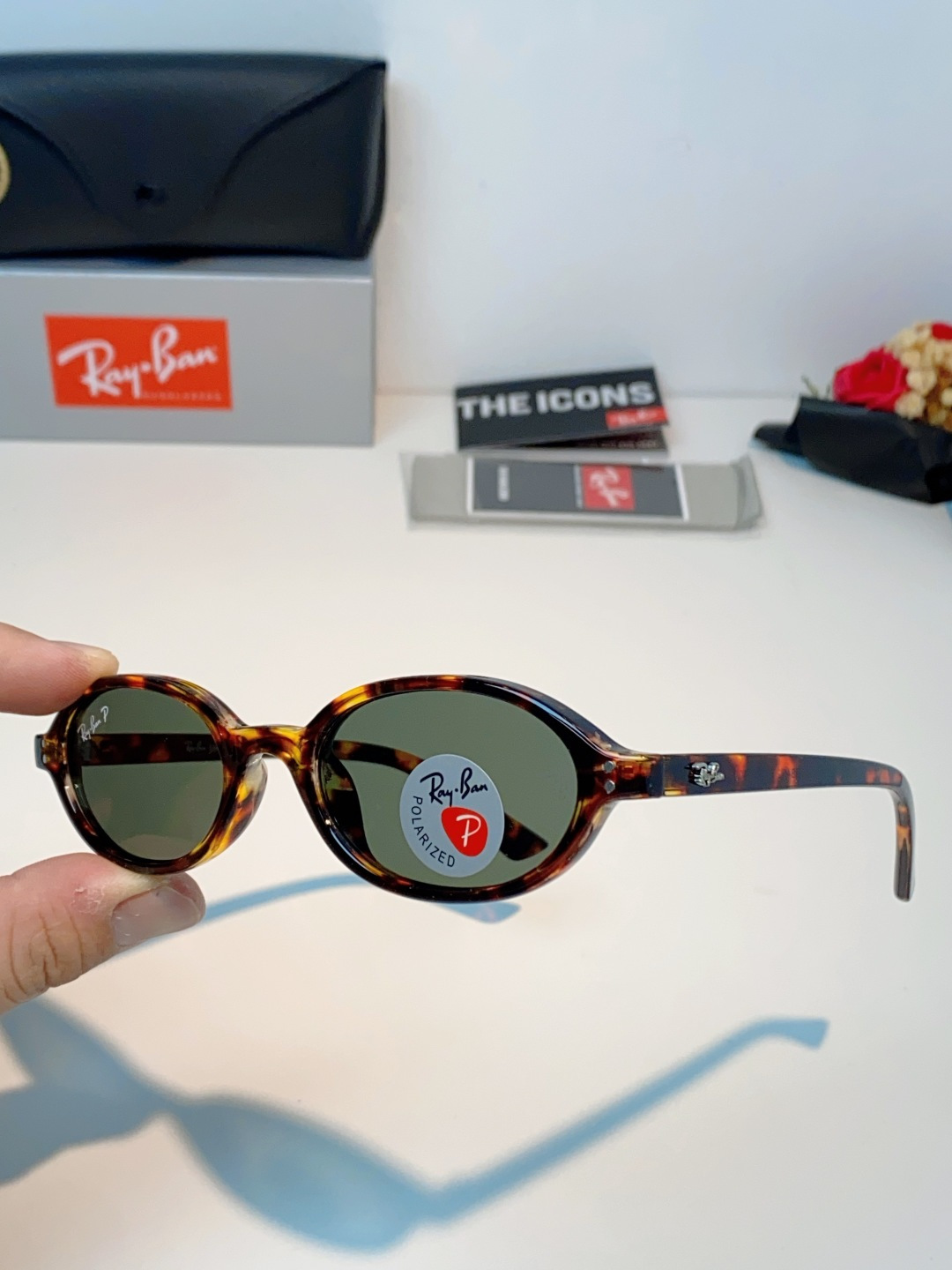 RayBan雷朋 2026新款复古椭圆偏光墨镜｜千禧辣妹本命镜框，自带90年代复古滤镜的椭圆小框，利落黑