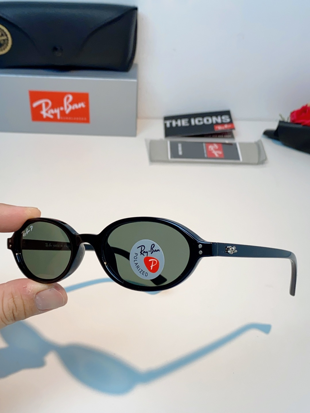 RayBan雷朋 2026新款复古椭圆偏光墨镜｜千禧辣妹本命镜框，自带90年代复古滤镜的椭圆小框，利落黑