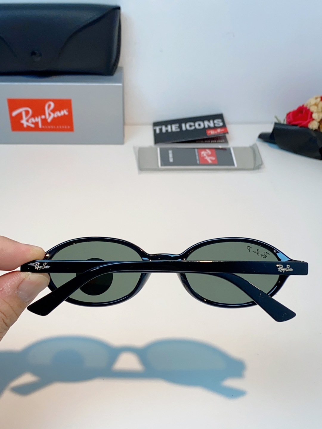 RayBan雷朋 2026新款复古椭圆偏光墨镜｜千禧辣妹本命镜框，自带90年代复古滤镜的椭圆小框，利落黑