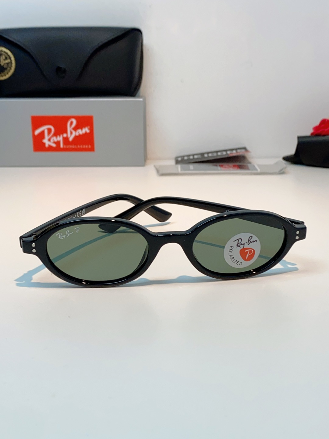 RayBan雷朋 2026新款复古椭圆偏光墨镜｜千禧辣妹本命镜框，自带90年代复古滤镜的椭圆小框，利落黑