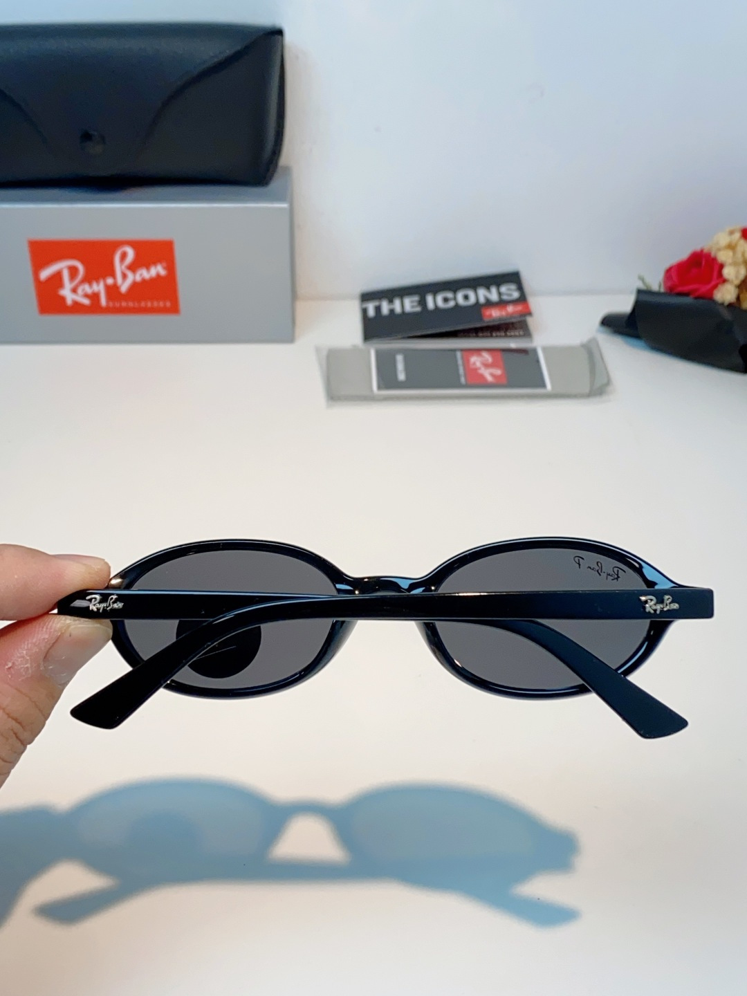 RayBan雷朋 2026新款复古椭圆偏光墨镜｜千禧辣妹本命镜框，自带90年代复古滤镜的椭圆小框，利落黑