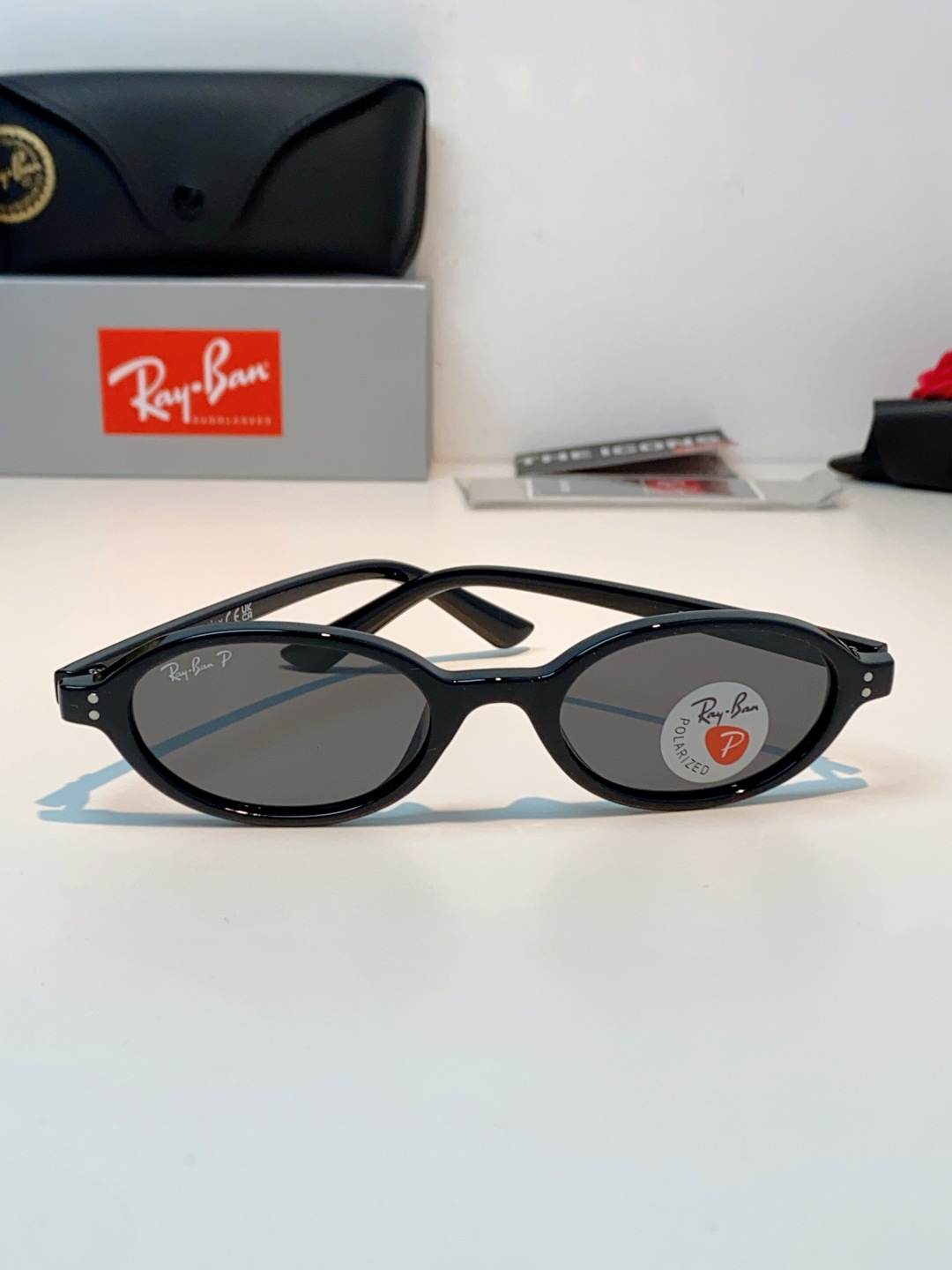 RayBan雷朋 2026新款复古椭圆偏光墨镜｜千禧辣妹本命镜框，自带90年代复古滤镜的椭圆小框，利落黑