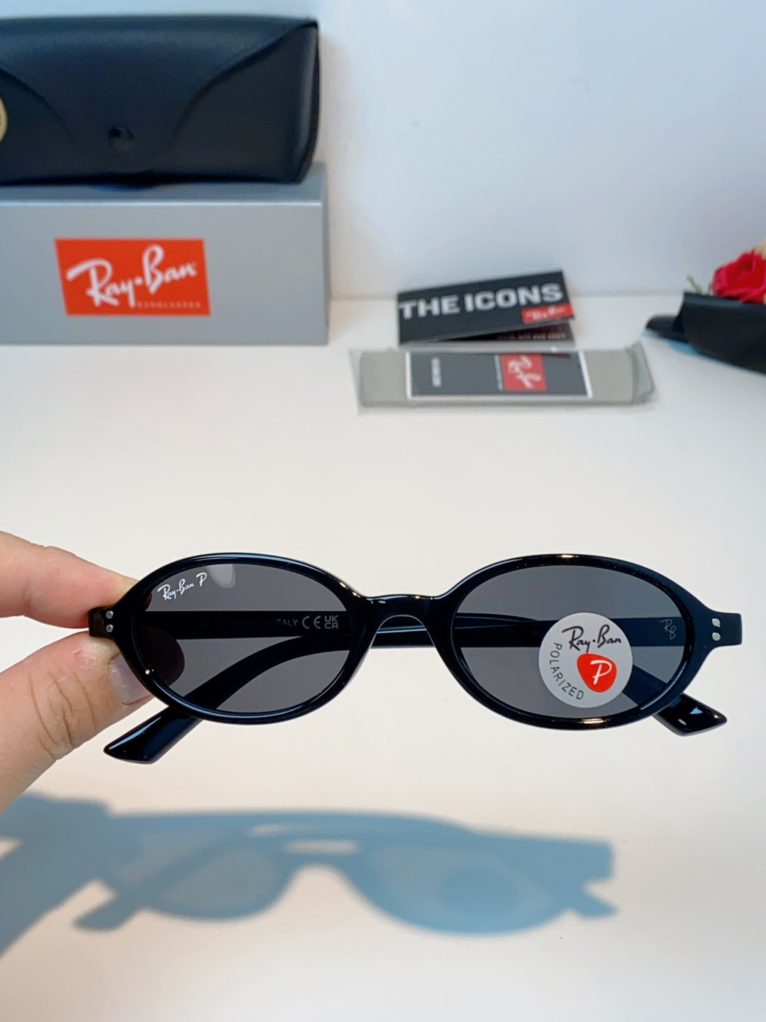 RayBan雷朋 2026新款复古椭圆偏光墨镜｜千禧辣妹本命镜框，自带90年代复古滤镜的椭圆小框，利落黑