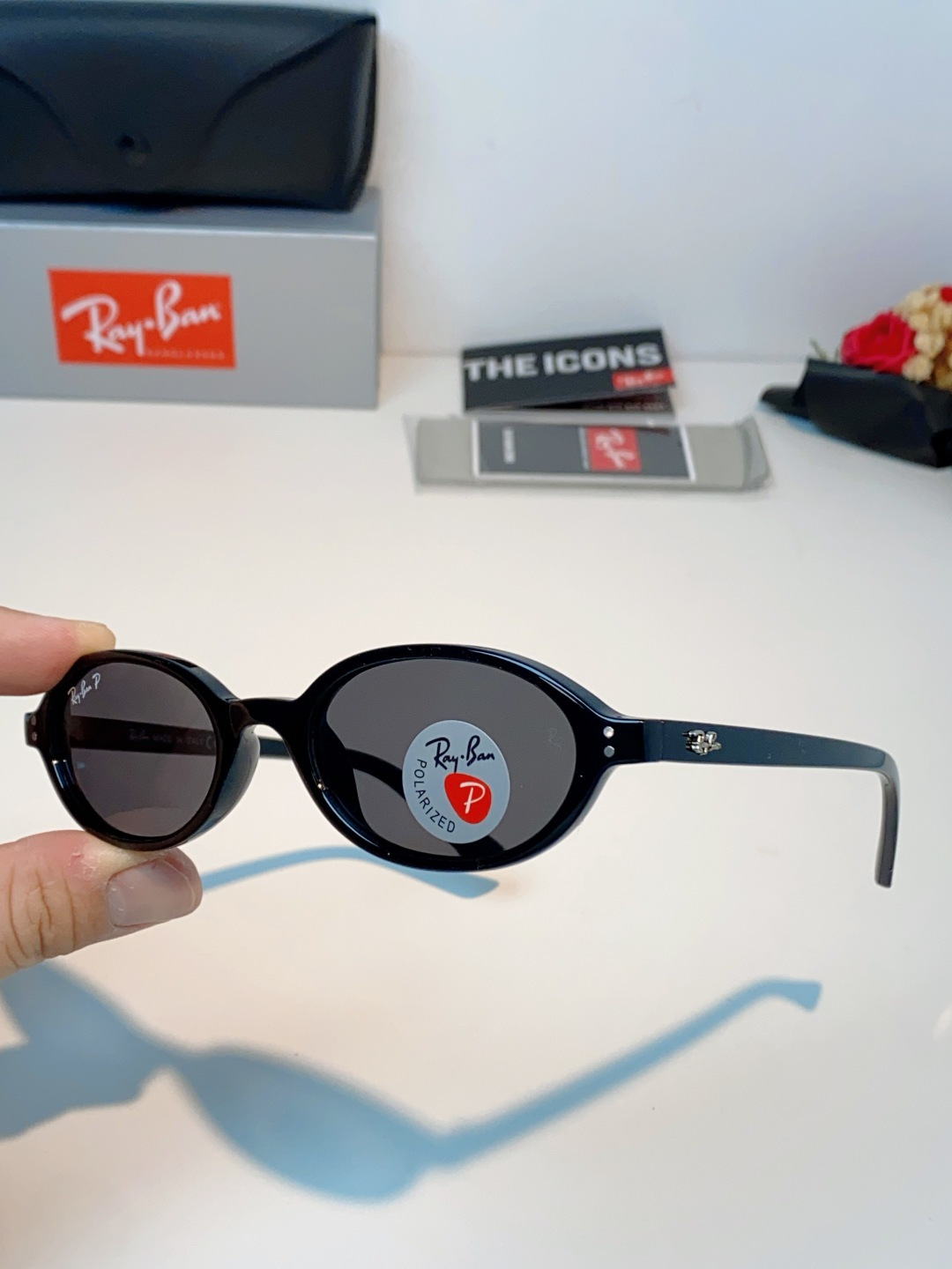 RayBan雷朋 2026新款复古椭圆偏光墨镜｜千禧辣妹本命镜框，自带90年代复古滤镜的椭圆小框，利落黑