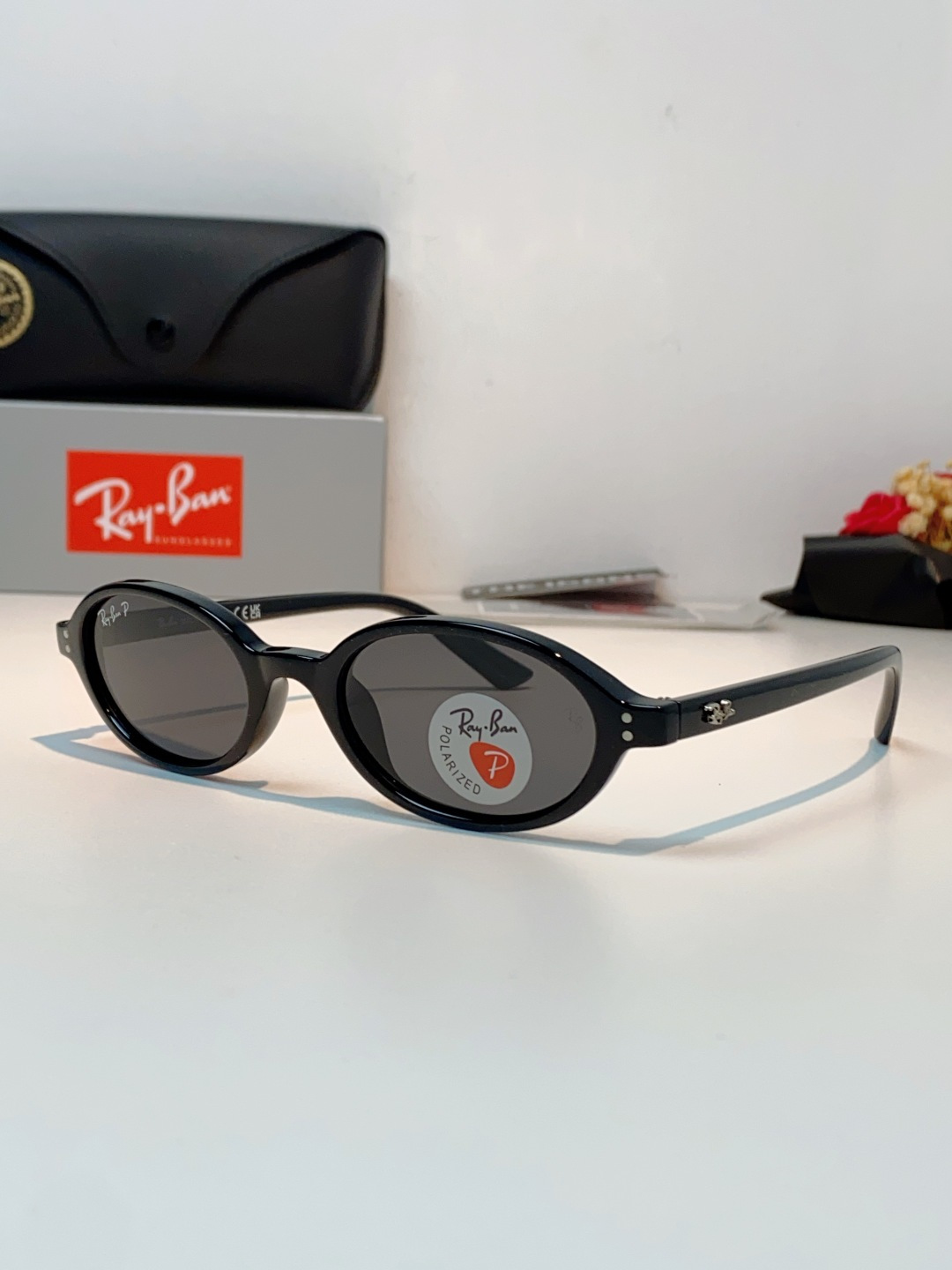 RayBan雷朋 2026新款复古椭圆偏光墨镜｜千禧辣妹本命镜框，自带90年代复古滤镜的椭圆小框，利落黑