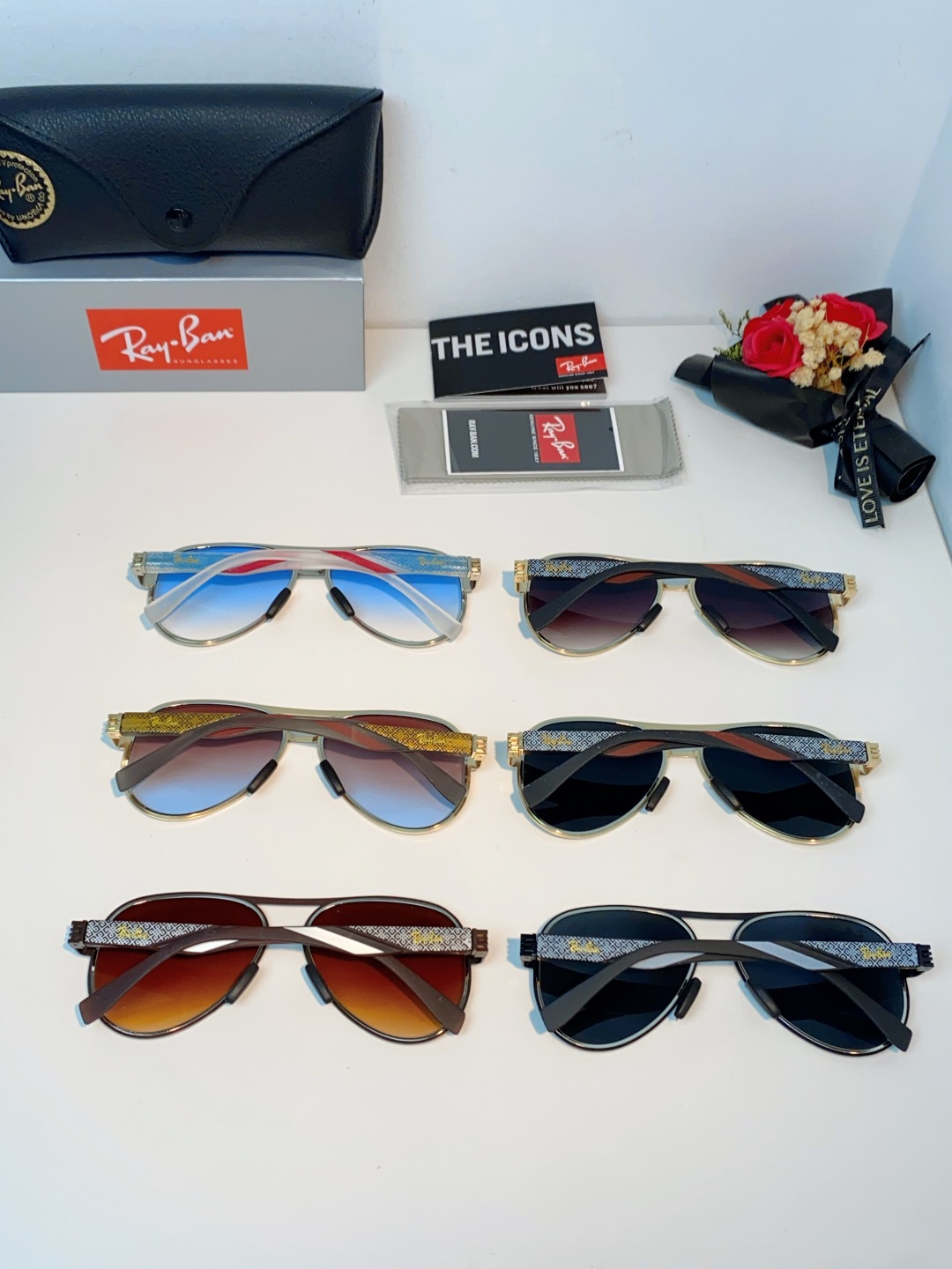 RayBan雷朋 2026新款飞行员蛤蟆镜，永不过时的爆款版型。哑光黑金属镜架硬朗利落，镜腿精致菱格纹理