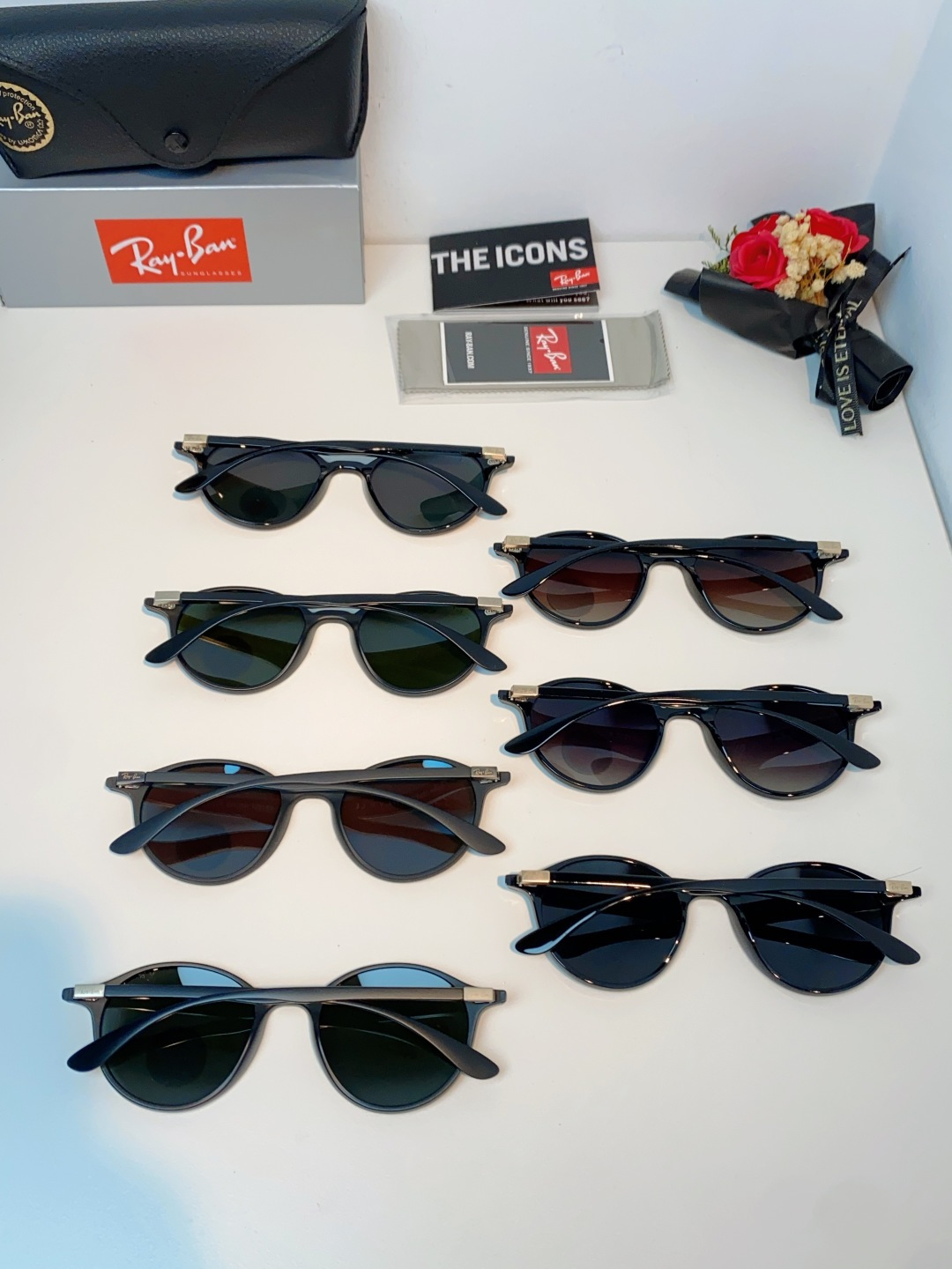 RayBan雷朋 2026新款经典小圆框偏光墨镜上线专柜，复古耐看不挑穿搭，偏光镜片防晒护眼，简约黑框低