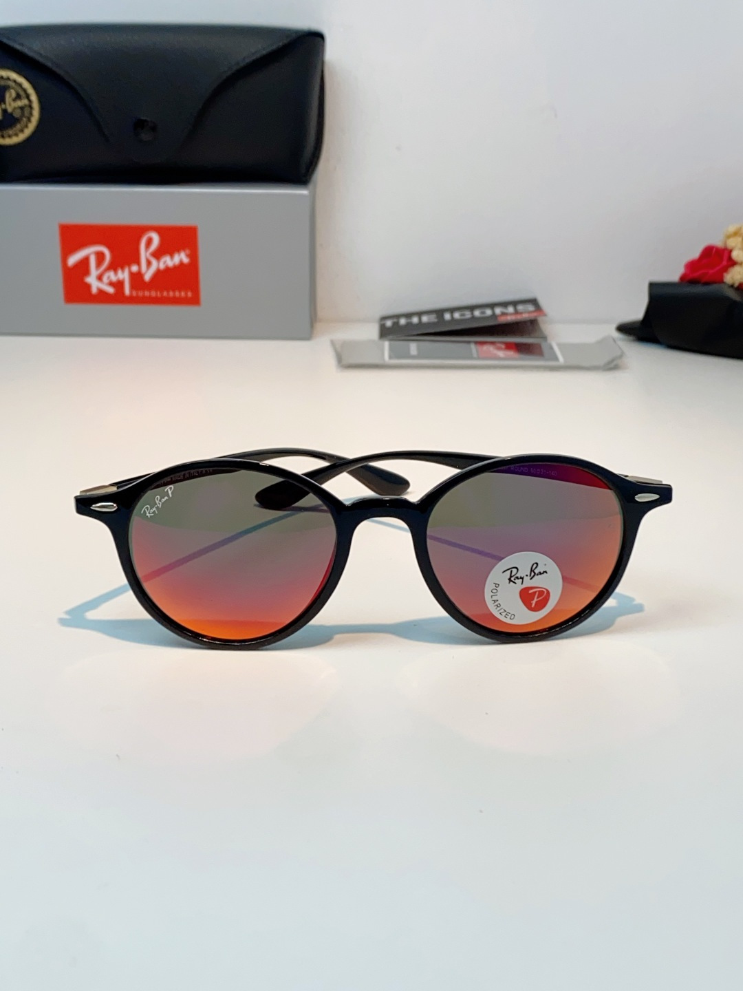 RayBan雷朋 2026新款经典小圆框偏光墨镜上线专柜，复古耐看不挑穿搭，偏光镜片防晒护眼，简约黑框低