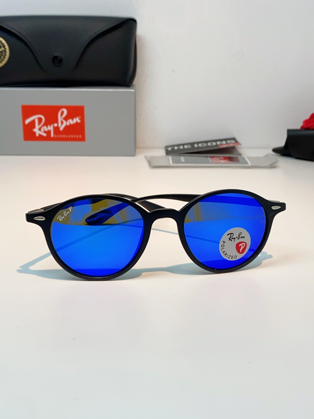 RayBan雷朋 2026新款经典小圆框偏光墨镜上线专柜，复古耐看不挑穿搭，偏光镜片防晒护眼，简约黑框低