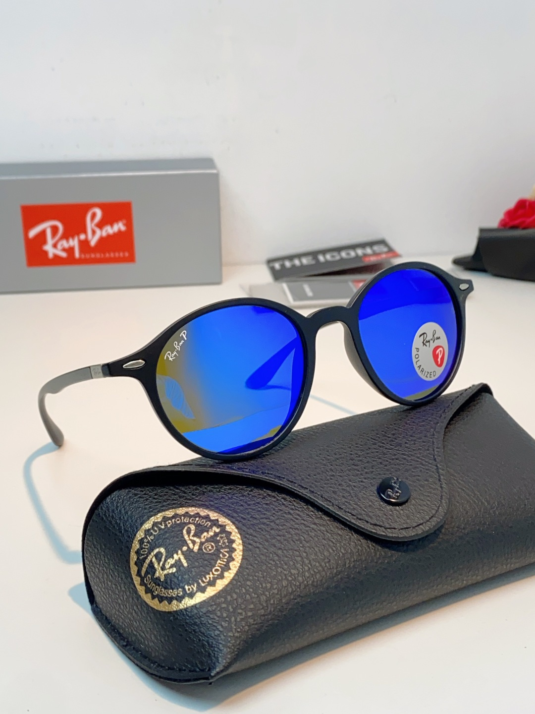 RayBan雷朋 2026新款经典小圆框偏光墨镜上线专柜，复古耐看不挑穿搭，偏光镜片防晒护眼，简约黑框低