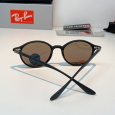 RayBan雷朋 2026新款经典小圆框偏光墨镜上线专柜,复古耐看不挑穿搭,偏光镜片防晒护眼,简约黑框低 RayBan雷朋 2026新款经典小圆框偏光墨镜上线专柜,复古耐看不挑穿搭,偏光镜片防晒护眼,简约黑框低