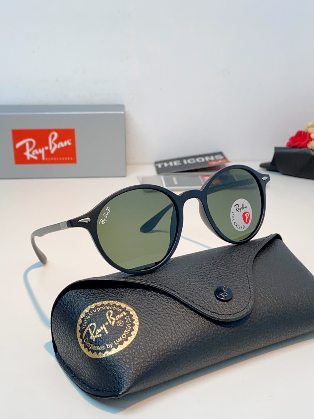 RayBan雷朋 2026新款经典小圆框偏光墨镜上线专柜，复古耐看不挑穿搭，偏光镜片防晒护眼，简约黑框低
