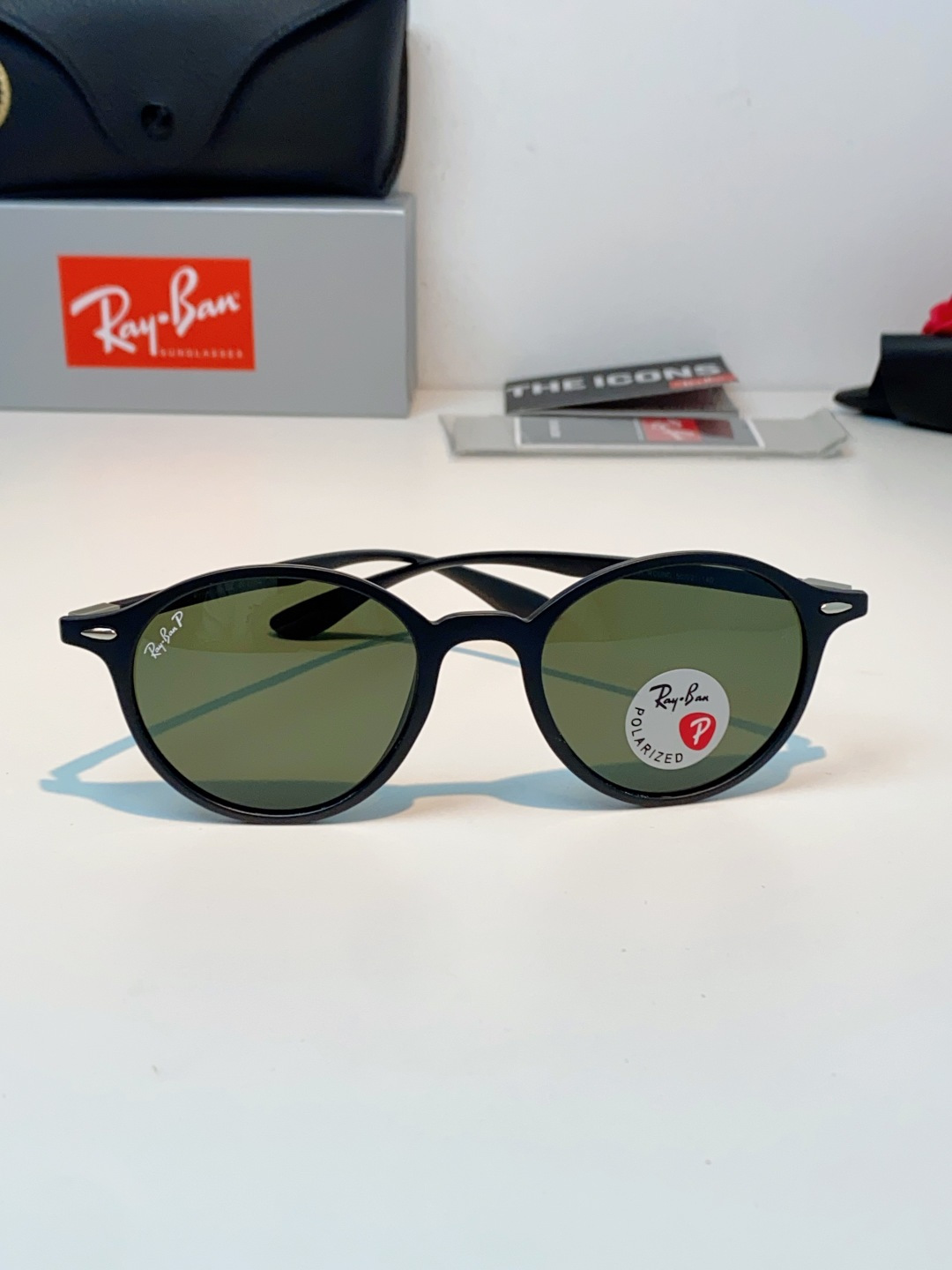 RayBan雷朋 2026新款经典小圆框偏光墨镜上线专柜，复古耐看不挑穿搭，偏光镜片防晒护眼，简约黑框低