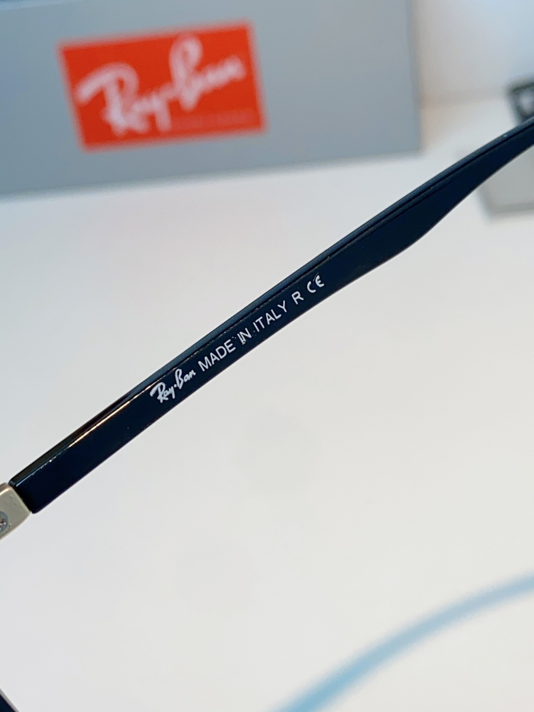 RayBan雷朋 2026新款经典小圆框偏光墨镜上线专柜，复古耐看不挑穿搭，偏光镜片防晒护眼，简约黑框低