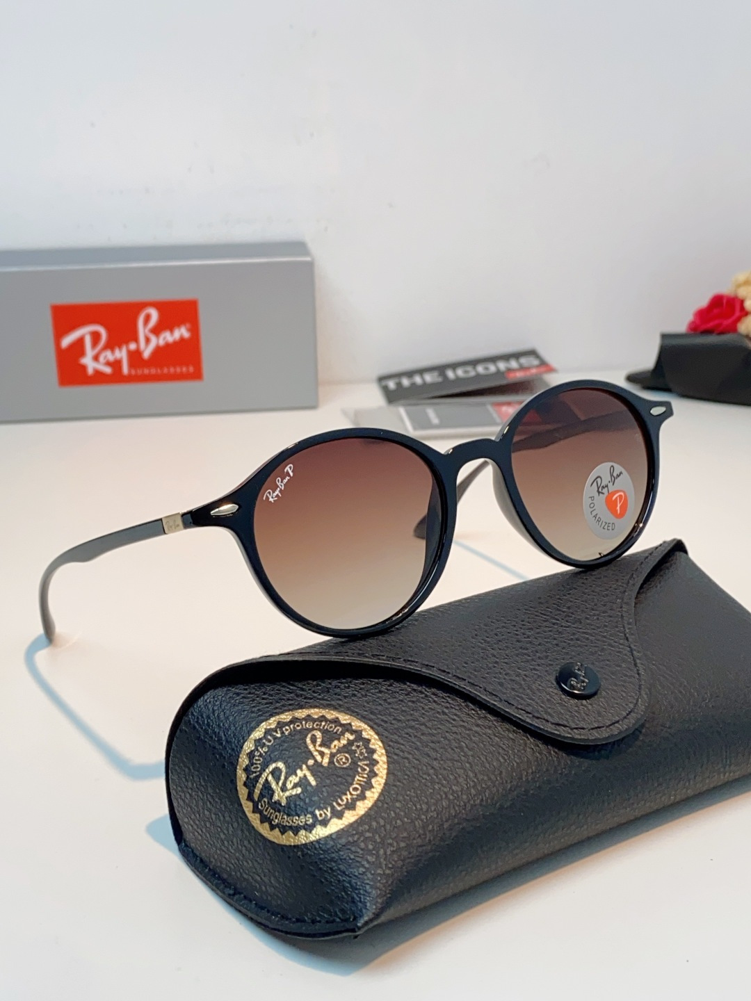 RayBan雷朋 2026新款经典小圆框偏光墨镜上线专柜，复古耐看不挑穿搭，偏光镜片防晒护眼，简约黑框低