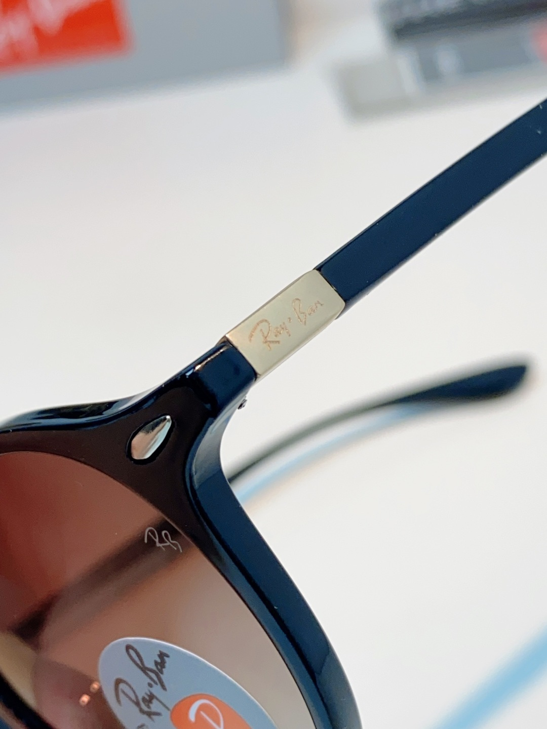 RayBan雷朋 2026新款经典小圆框偏光墨镜上线专柜，复古耐看不挑穿搭，偏光镜片防晒护眼，简约黑框低