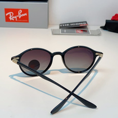 RayBan雷朋 2026新款经典小圆框偏光墨镜上线专柜,复古耐看不挑穿搭,偏光镜片防晒护眼,简约黑框低 RayBan雷朋 2026新款经典小圆框偏光墨镜上线专柜,复古耐看不挑穿搭,偏光镜片防晒护眼,简约黑框低