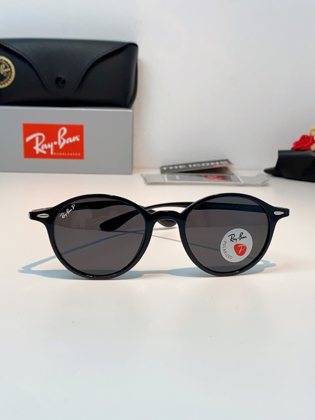 RayBan雷朋 2026新款经典小圆框偏光墨镜上线专柜，复古耐看不挑穿搭，偏光镜片防晒护眼，简约黑框低