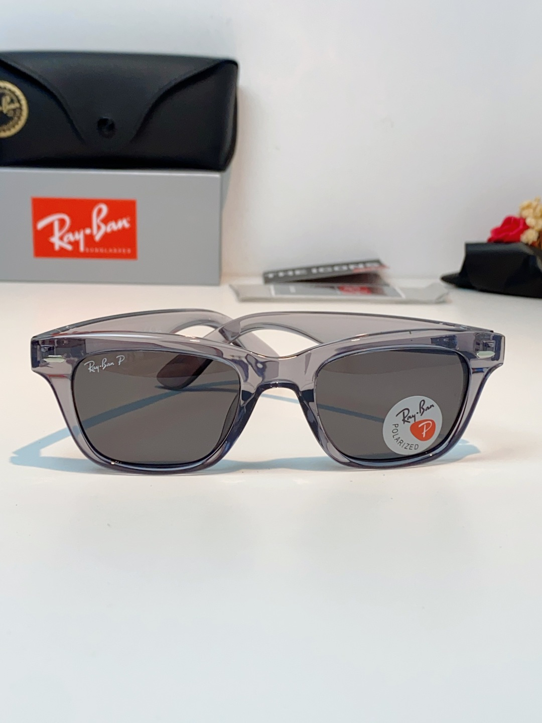 RayBan雷朋 永不过时的经典Wayfarer徒步者系列，这副哑光黑真的低调又耐看，告别亮黑的张扬，高