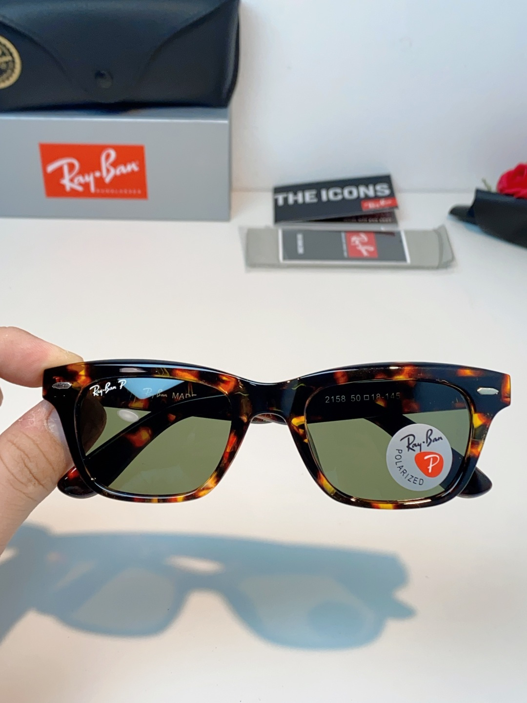 RayBan雷朋 永不过时的经典Wayfarer徒步者系列，这副哑光黑真的低调又耐看，告别亮黑的张扬，高
