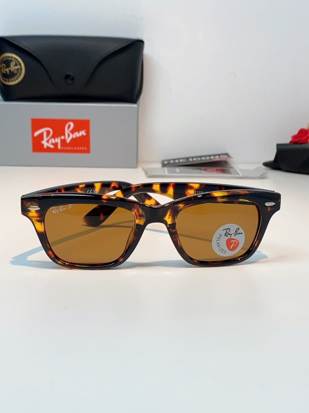 RayBan雷朋 永不过时的经典Wayfarer徒步者系列，这副哑光黑真的低调又耐看，告别亮黑的张扬，高