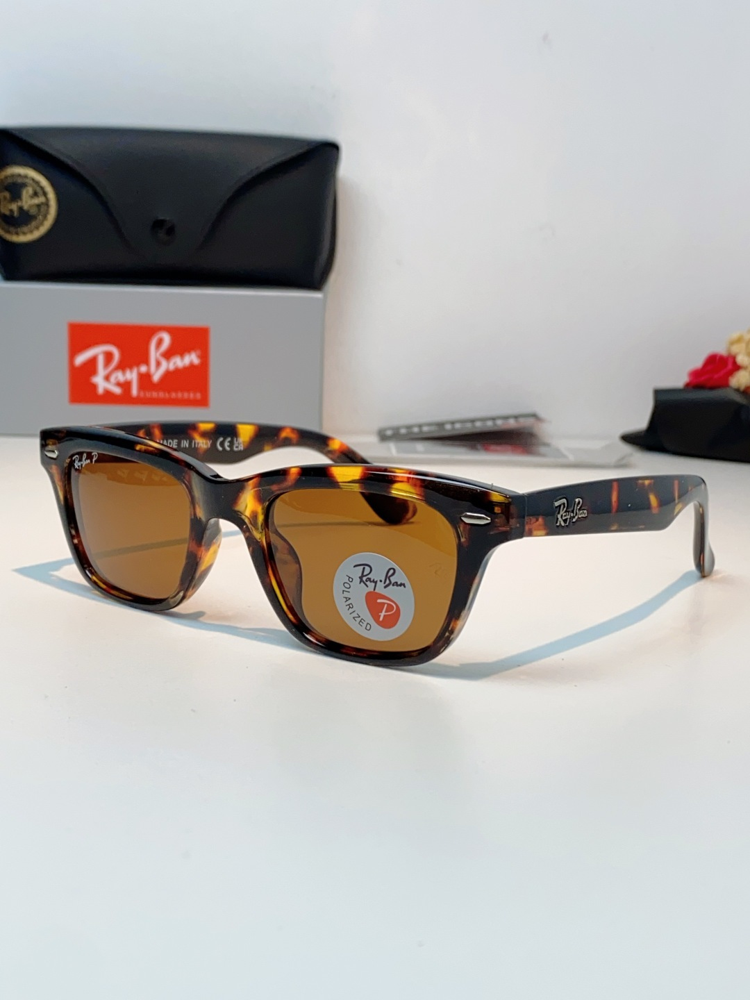 RayBan雷朋 永不过时的经典Wayfarer徒步者系列，这副哑光黑真的低调又耐看，告别亮黑的张扬，高
