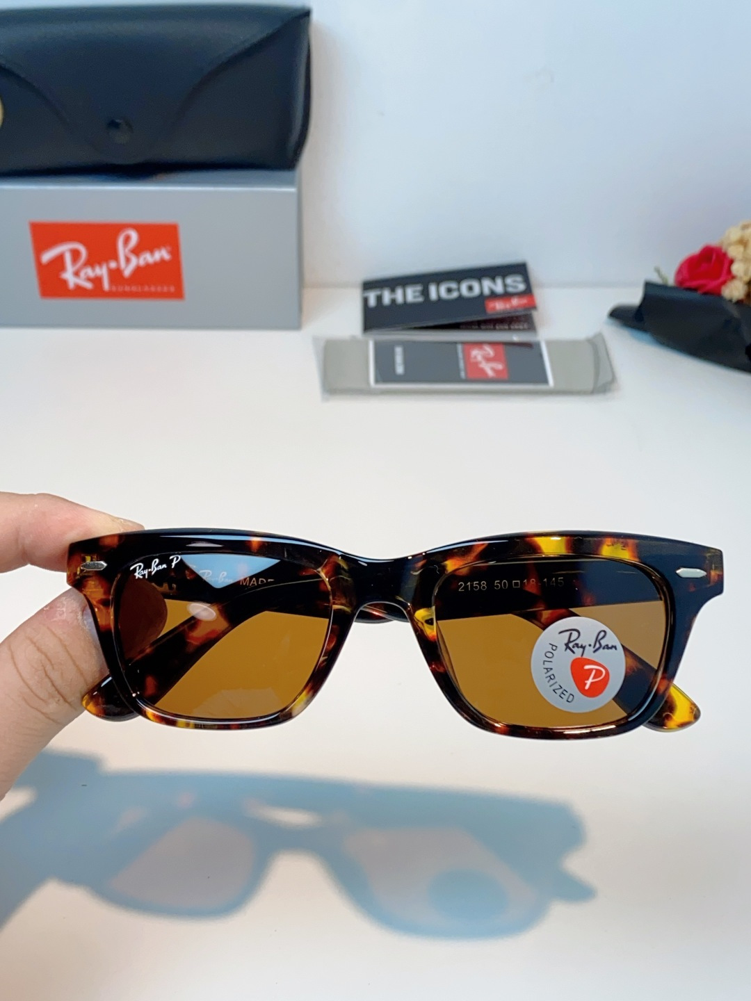 RayBan雷朋 永不过时的经典Wayfarer徒步者系列，这副哑光黑真的低调又耐看，告别亮黑的张扬，高