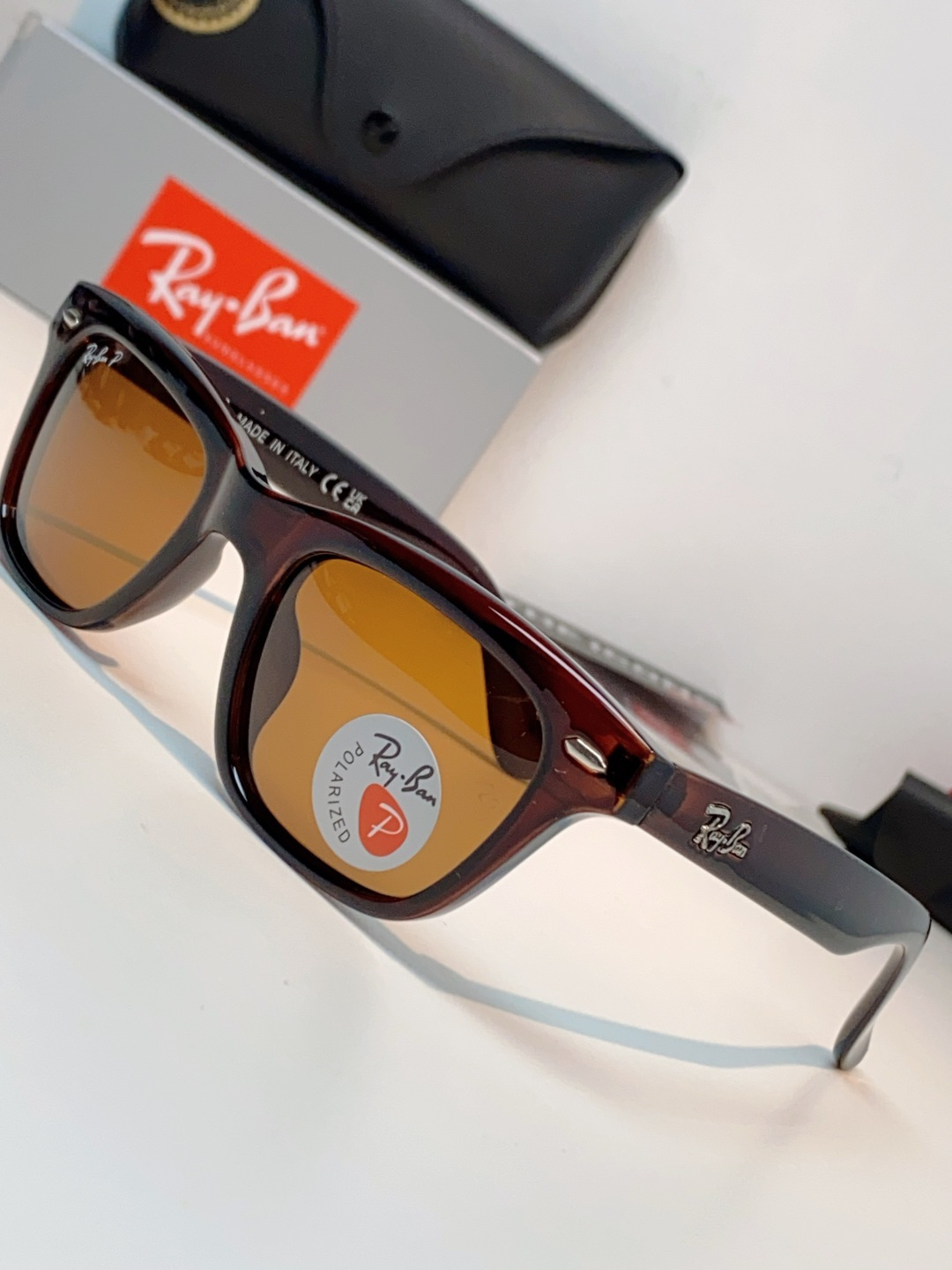 RayBan雷朋 永不过时的经典Wayfarer徒步者系列，这副哑光黑真的低调又耐看，告别亮黑的张扬，高