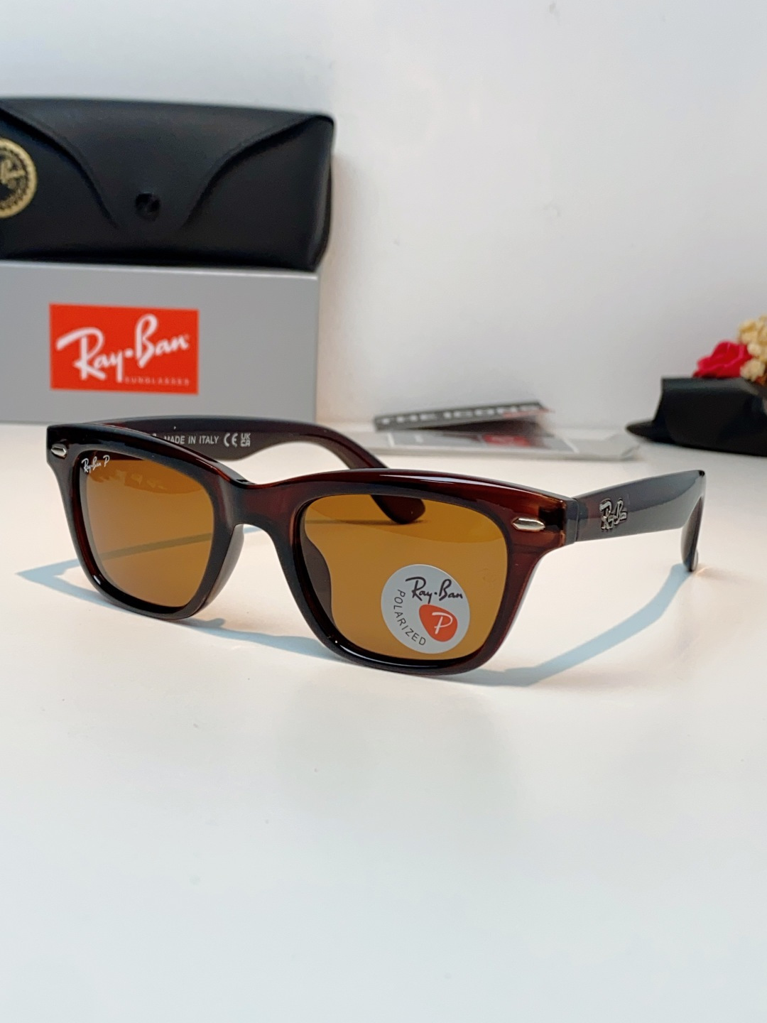 RayBan雷朋 永不过时的经典Wayfarer徒步者系列，这副哑光黑真的低调又耐看，告别亮黑的张扬，高