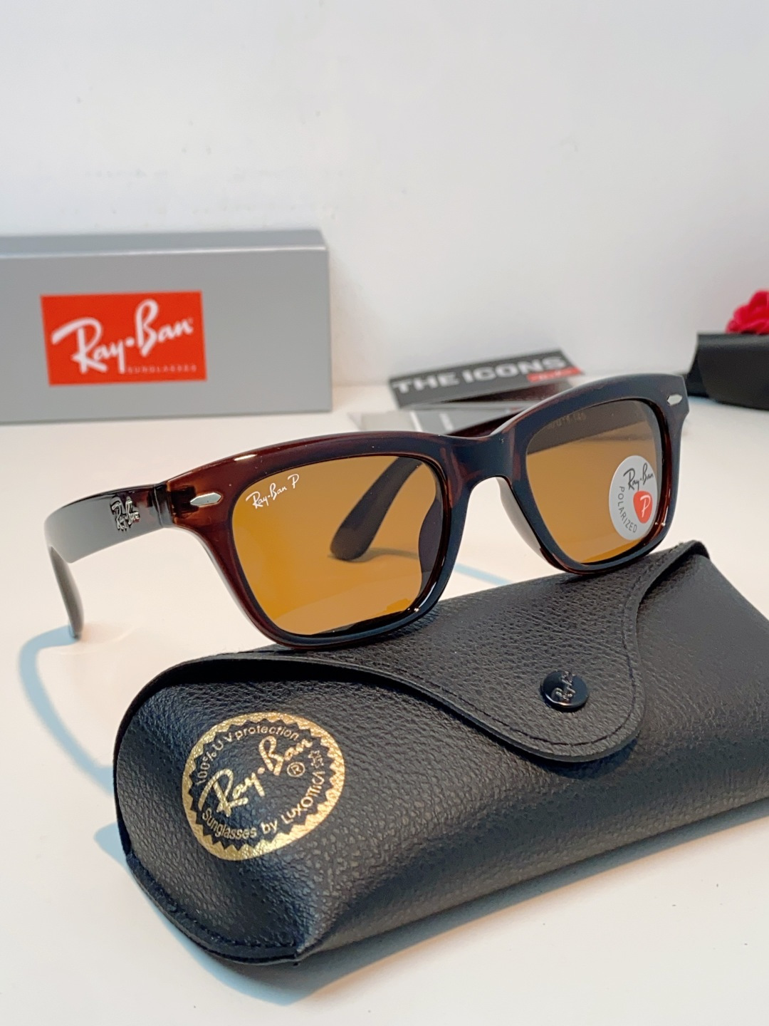 RayBan雷朋 永不过时的经典Wayfarer徒步者系列，这副哑光黑真的低调又耐看，告别亮黑的张扬，高