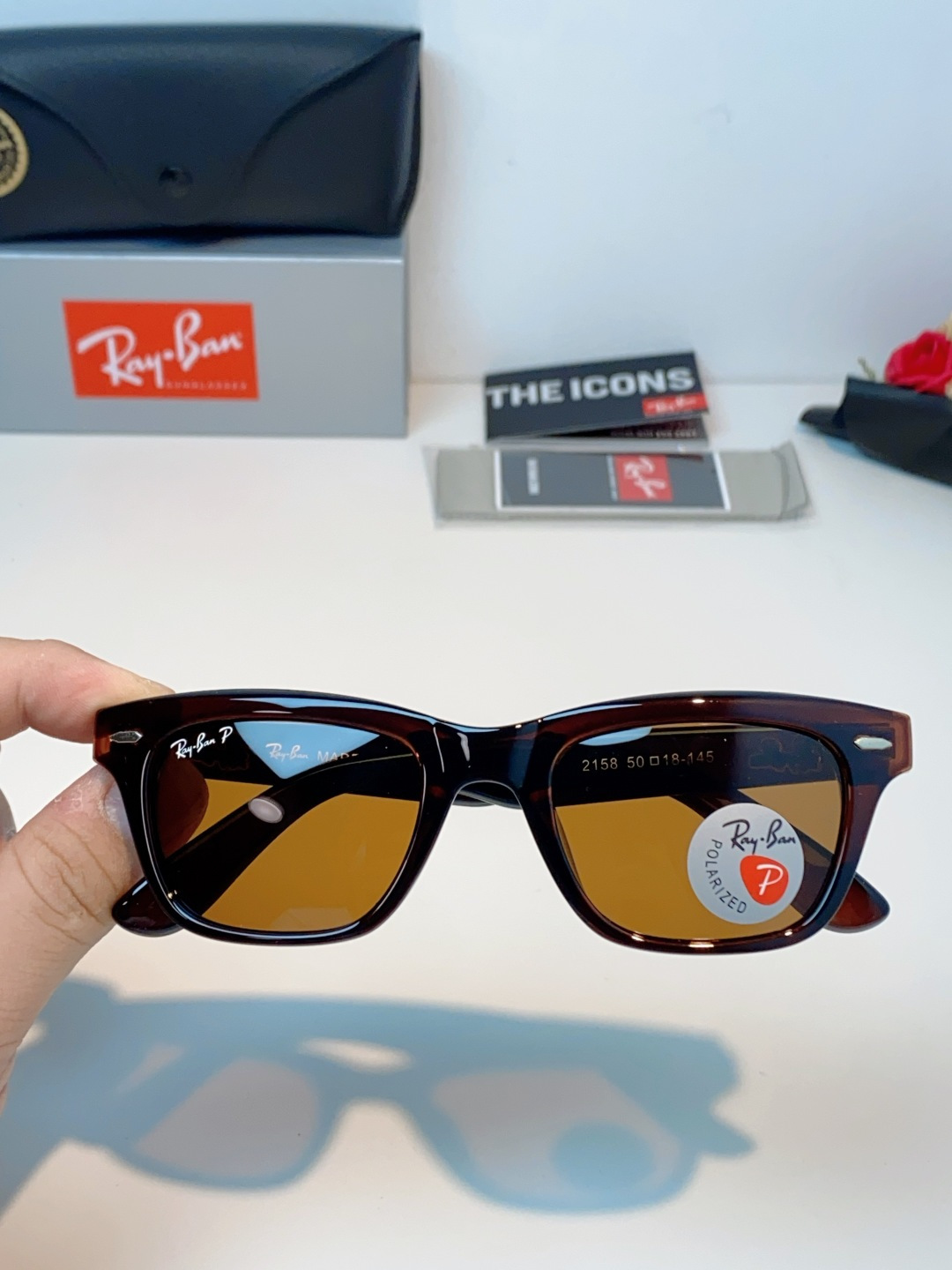 RayBan雷朋 永不过时的经典Wayfarer徒步者系列，这副哑光黑真的低调又耐看，告别亮黑的张扬，高