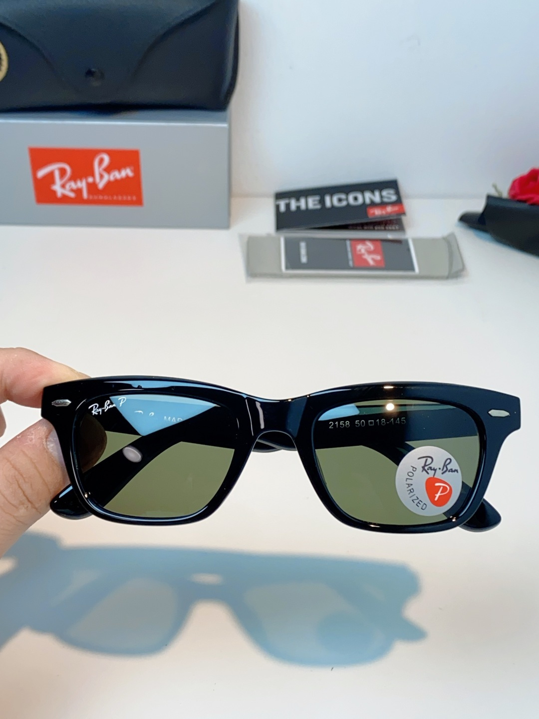 RayBan雷朋 永不过时的经典Wayfarer徒步者系列，这副哑光黑真的低调又耐看，告别亮黑的张扬，高