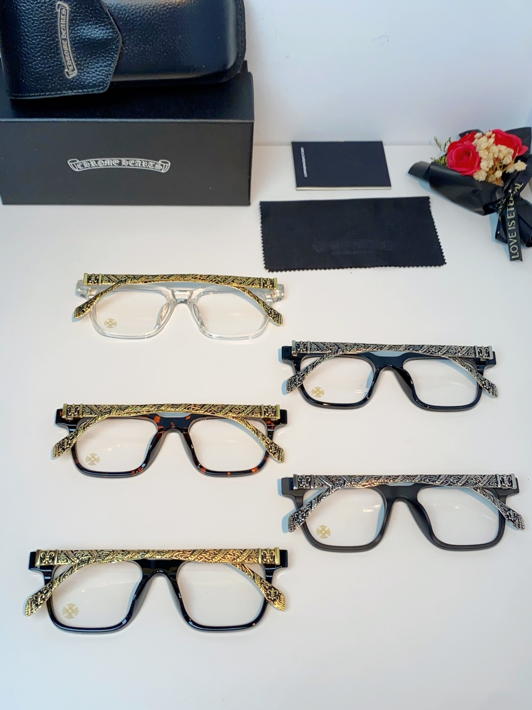 Chrome Hearts 克罗心 2026新款经典黑粗方框版型，利落方正轮廓，强效修饰圆脸、鹅蛋脸、方