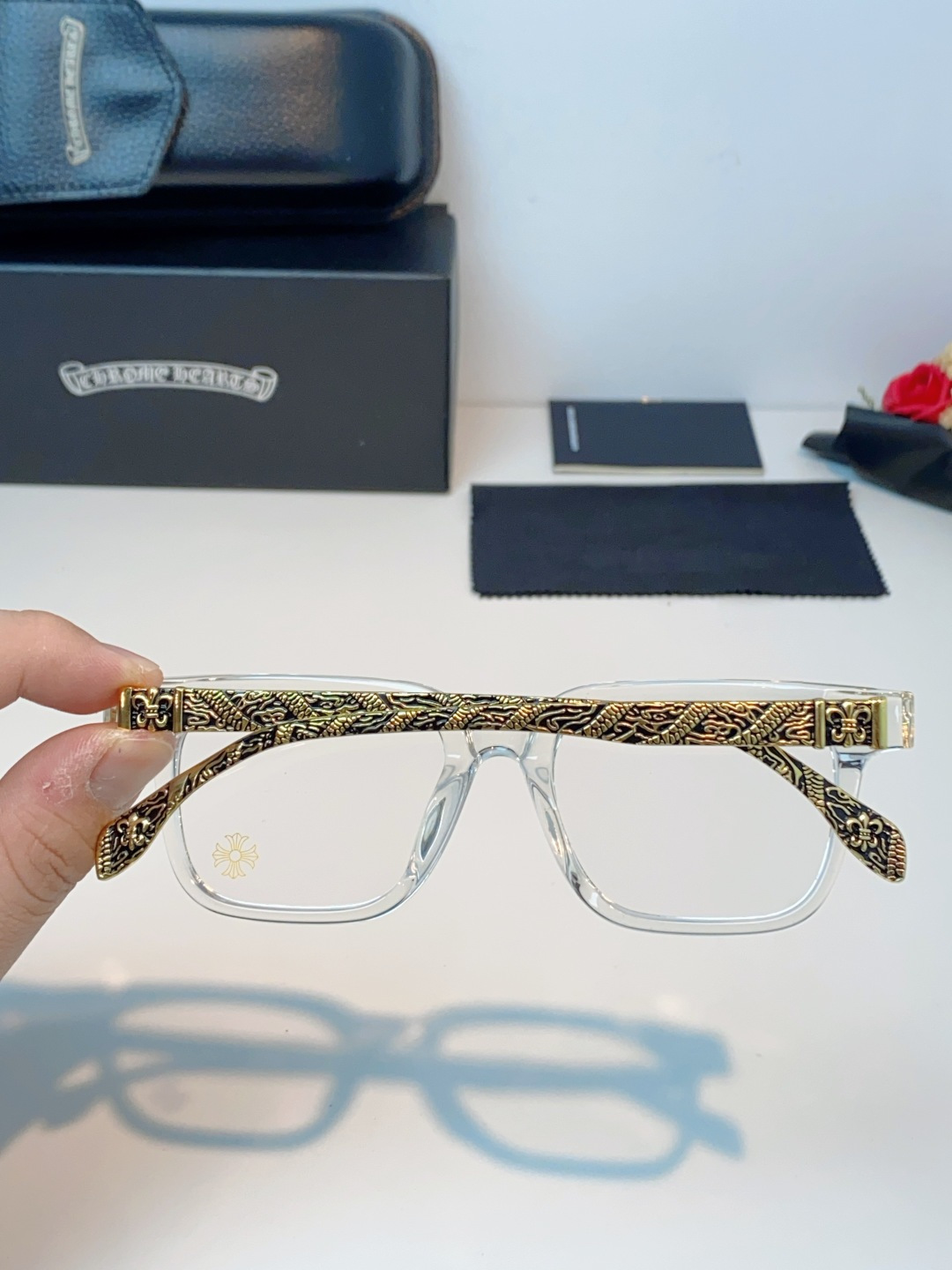 Chrome Hearts 克罗心 2026新款经典黑粗方框版型，利落方正轮廓，强效修饰圆脸、鹅蛋脸、方
