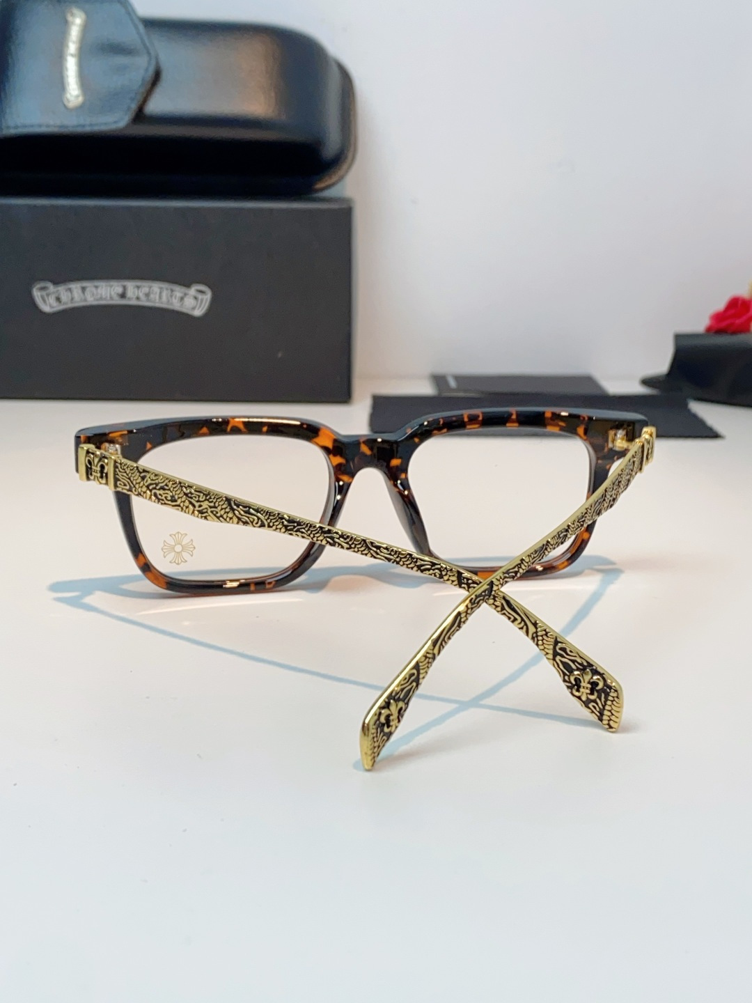 Chrome Hearts 克罗心 2026新款经典黑粗方框版型，利落方正轮廓，强效修饰圆脸、鹅蛋脸、方