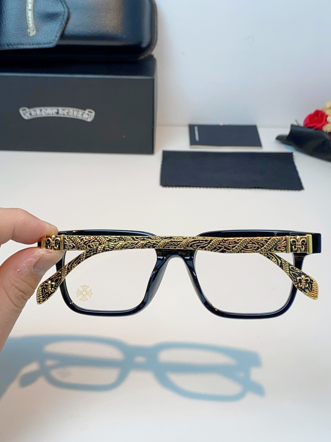 Chrome Hearts 克罗心 2026新款经典黑粗方框版型，利落方正轮廓，强效修饰圆脸、鹅蛋脸、方