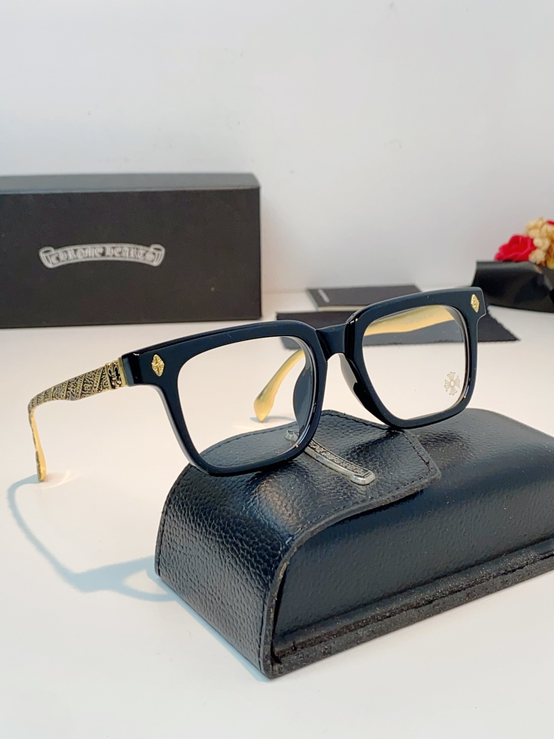 Chrome Hearts 克罗心 2026新款经典黑粗方框版型，利落方正轮廓，强效修饰圆脸、鹅蛋脸、方
