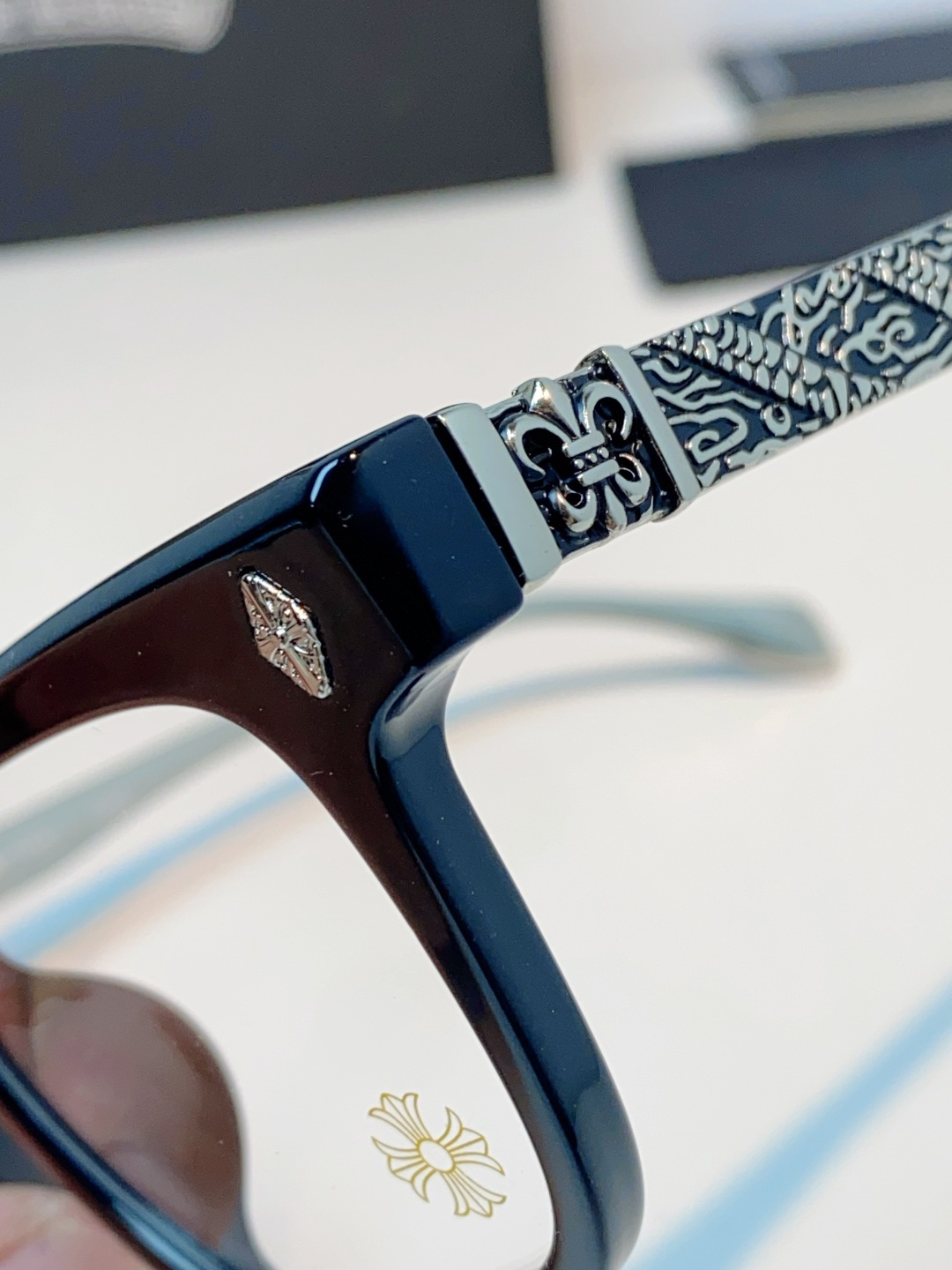 Chrome Hearts 克罗心 2026新款经典黑粗方框版型，利落方正轮廓，强效修饰圆脸、鹅蛋脸、方