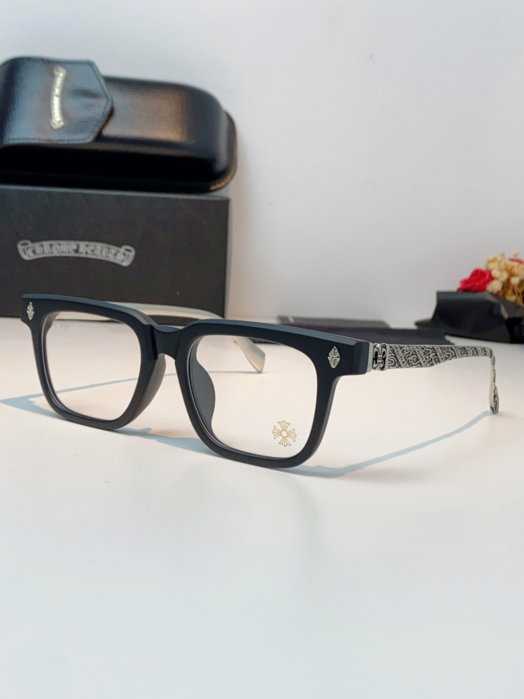 Chrome Hearts 克罗心 2026新款经典黑粗方框版型，利落方正轮廓，强效修饰圆脸、鹅蛋脸、方