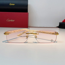Cartier卡地亚 2026新款自带豪门氛围感的无框矩形镜型,利落切边镜片褪去冗余边框,视觉上轻盈干练 Cartier卡地亚 2026新款自带豪门氛围感的无框矩形镜型,利落切边镜片褪去冗余边框,视觉上轻盈干练