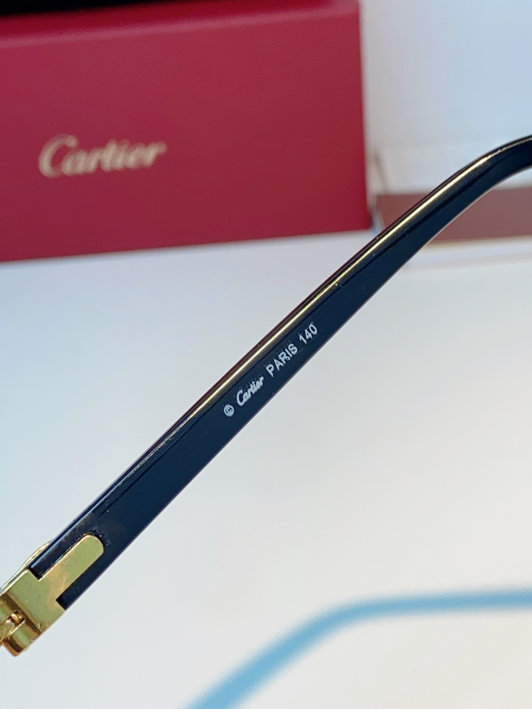 Cartier卡地亚 2026新款自带豪门氛围感的无框矩形镜型，利落切边镜片褪去冗余边框，视觉上轻盈干练
