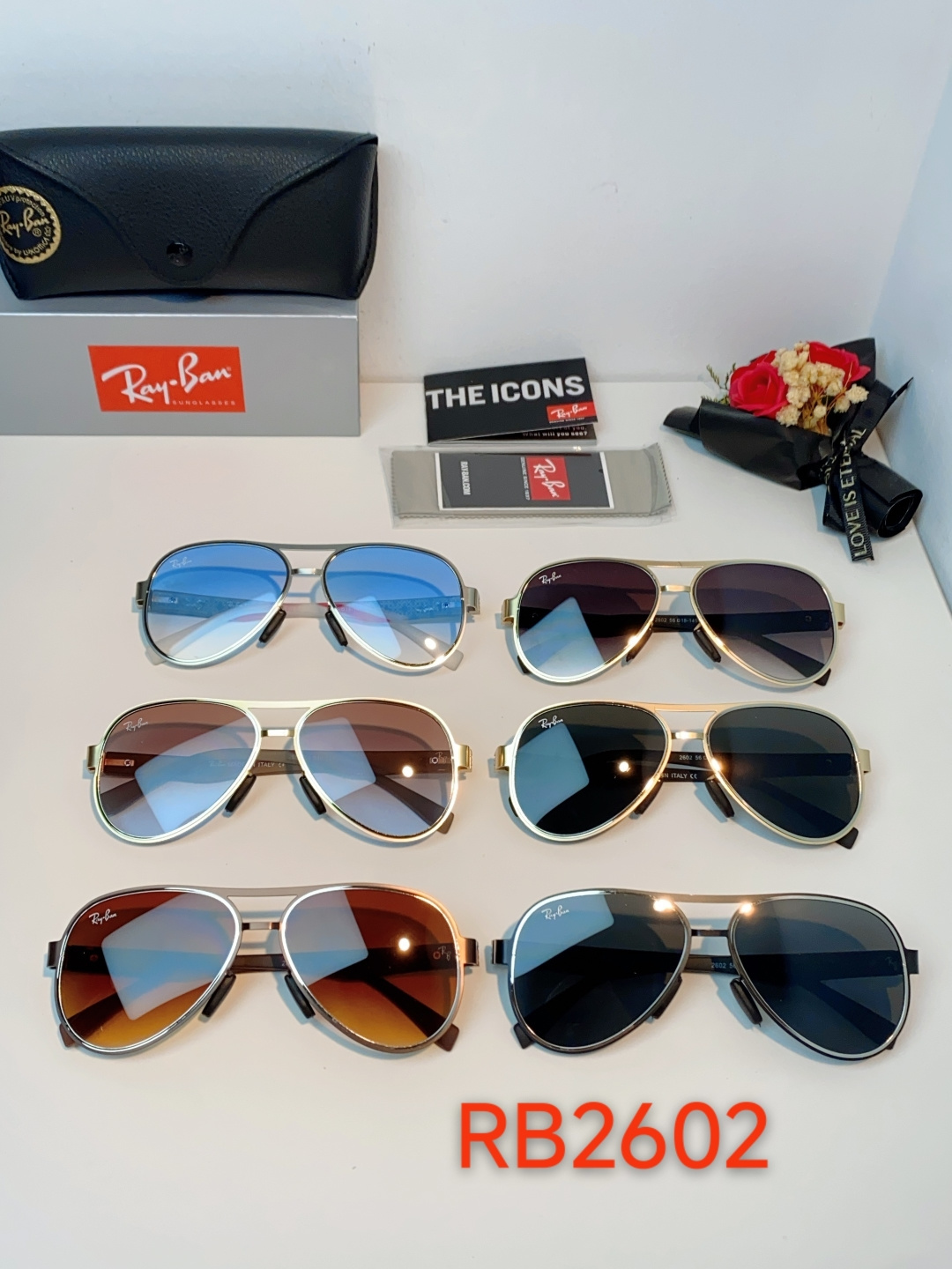 RayBan雷朋 2026新款飞行员蛤蟆镜，永不过时的爆款版型。哑光黑金属镜架硬朗利落，镜腿精致菱格纹理