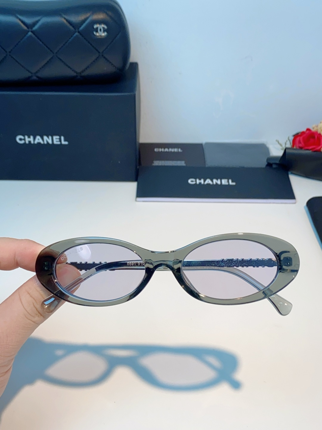 Chanel香奈儿 2026最新复古猫眼椭圆墨镜｜辣妹氛围感焊在脸上，谁能拒绝这副椭圆猫眼墨镜！自带90