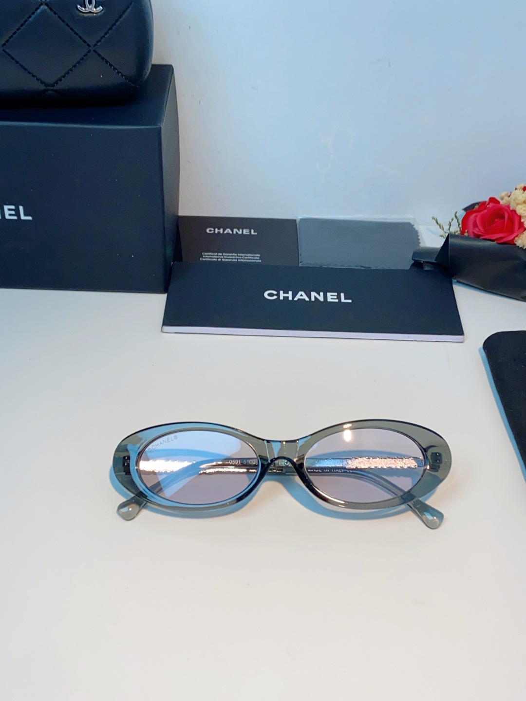 Chanel香奈儿 2026最新复古猫眼椭圆墨镜｜辣妹氛围感焊在脸上，谁能拒绝这副椭圆猫眼墨镜！自带90