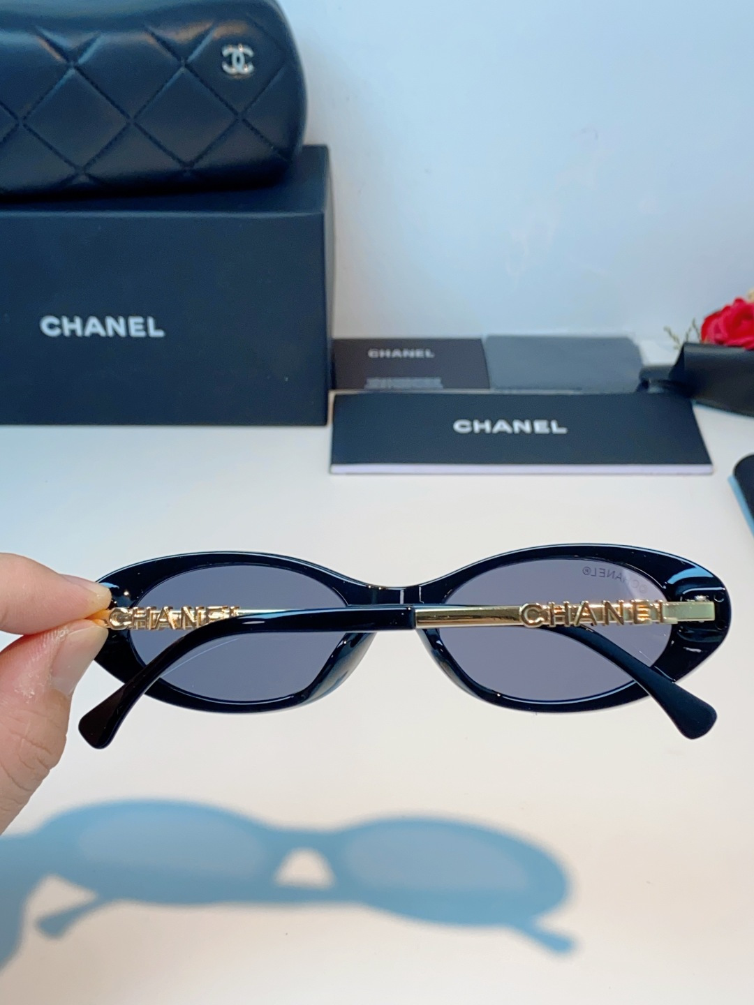 Chanel香奈儿 2026最新复古猫眼椭圆墨镜｜辣妹氛围感焊在脸上，谁能拒绝这副椭圆猫眼墨镜！自带90