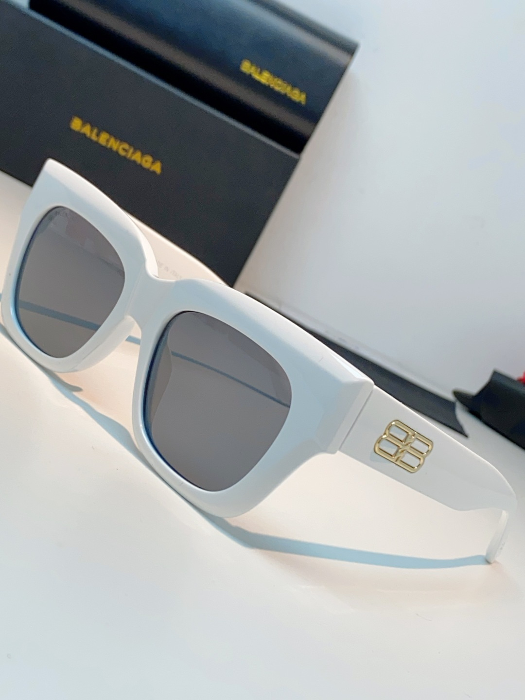 Balrncaga巴黎世家 2026新款韩式时尚墨镜女氛围感高级小框显瘦防晒防紫外线太阳镜